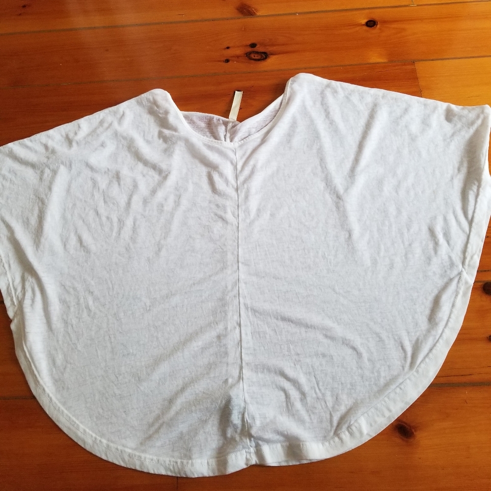 Summer Top. Size Small - Picture 5 of 10